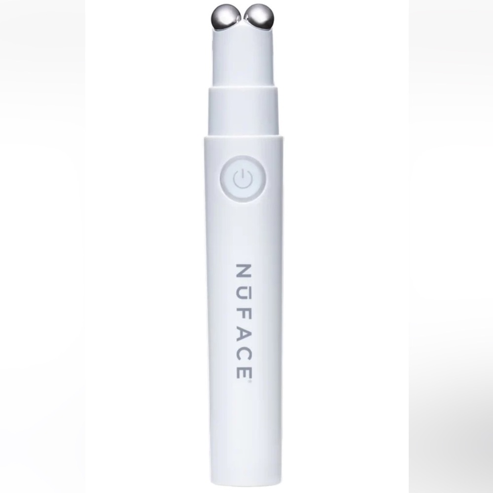 NuFACE Fix Line Smoothing Device
Smooth wrinkles with electricity